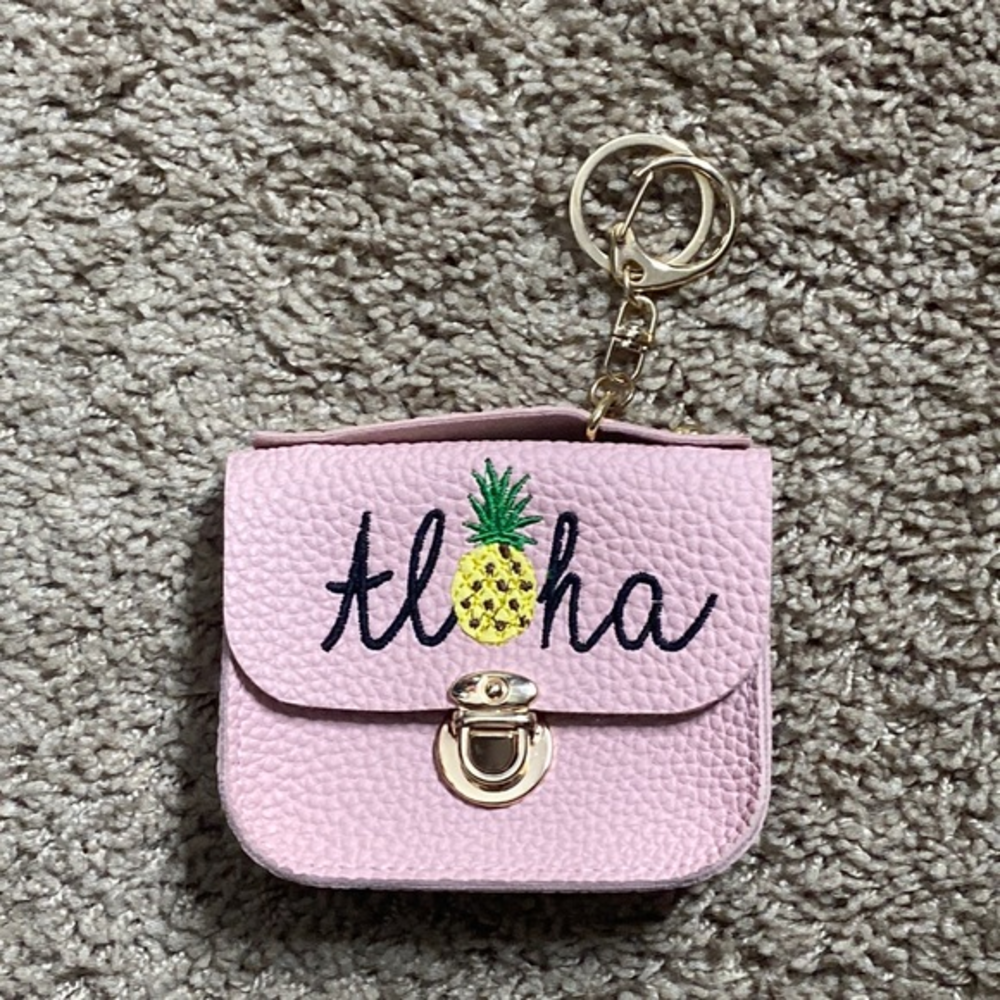 Aloha Key Chain Pineapple Mini Purse‎ Holds ID Money Keyring Clip